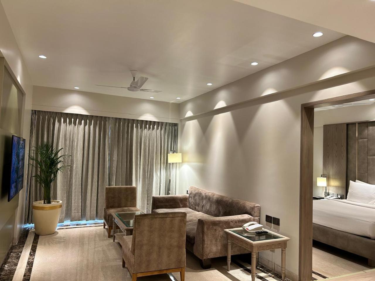 Jaypee Siddharth Hotel New Delhi Exterior photo